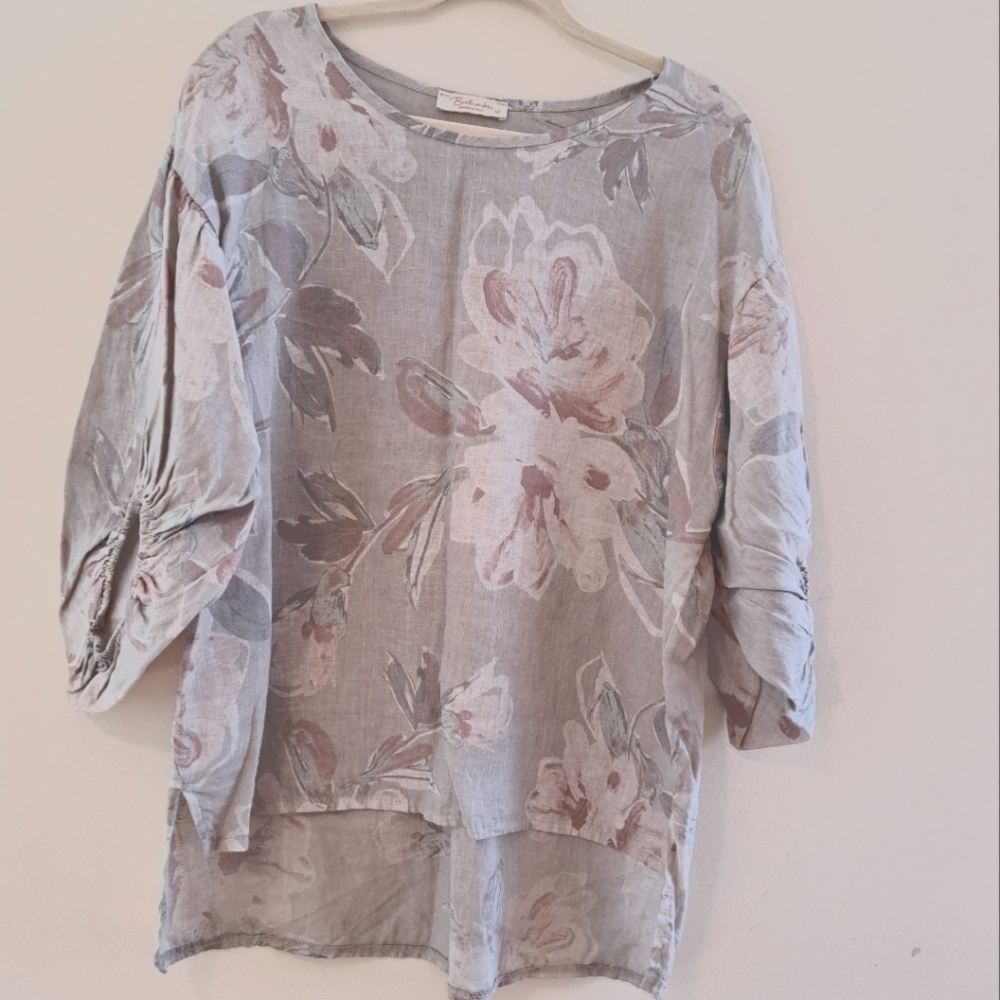 Linen top with balloon sleeve